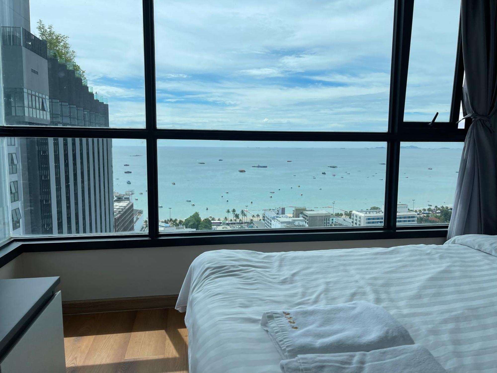 The Base Pattaya By Feng Daire Dış mekan fotoğraf